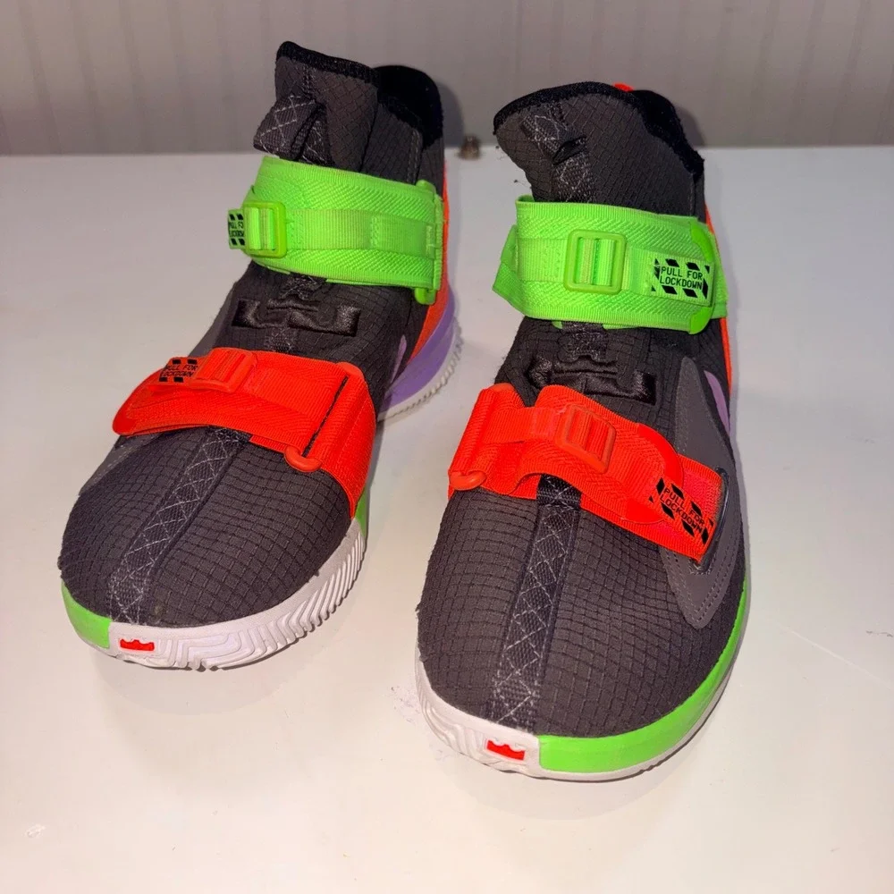 Y2K Nike LeBron Soldier 13 SFG size 8 Thunder Grey Bright Crimson Electric Green